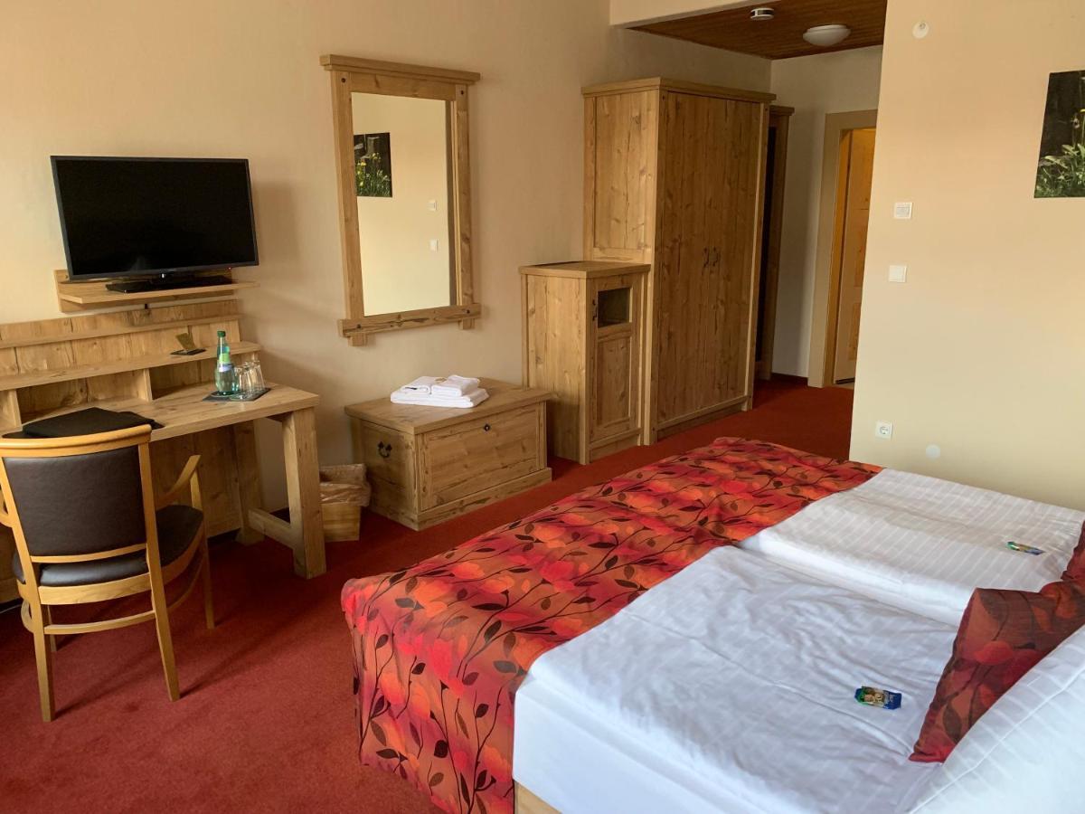 Hotel Goldner Loewe Stolpen Ngoại thất bức ảnh